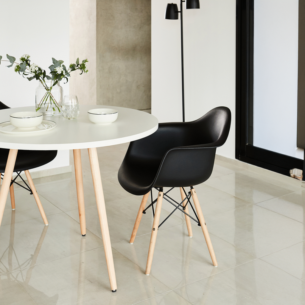 Mesa Redonda Eames Silcar Muebles